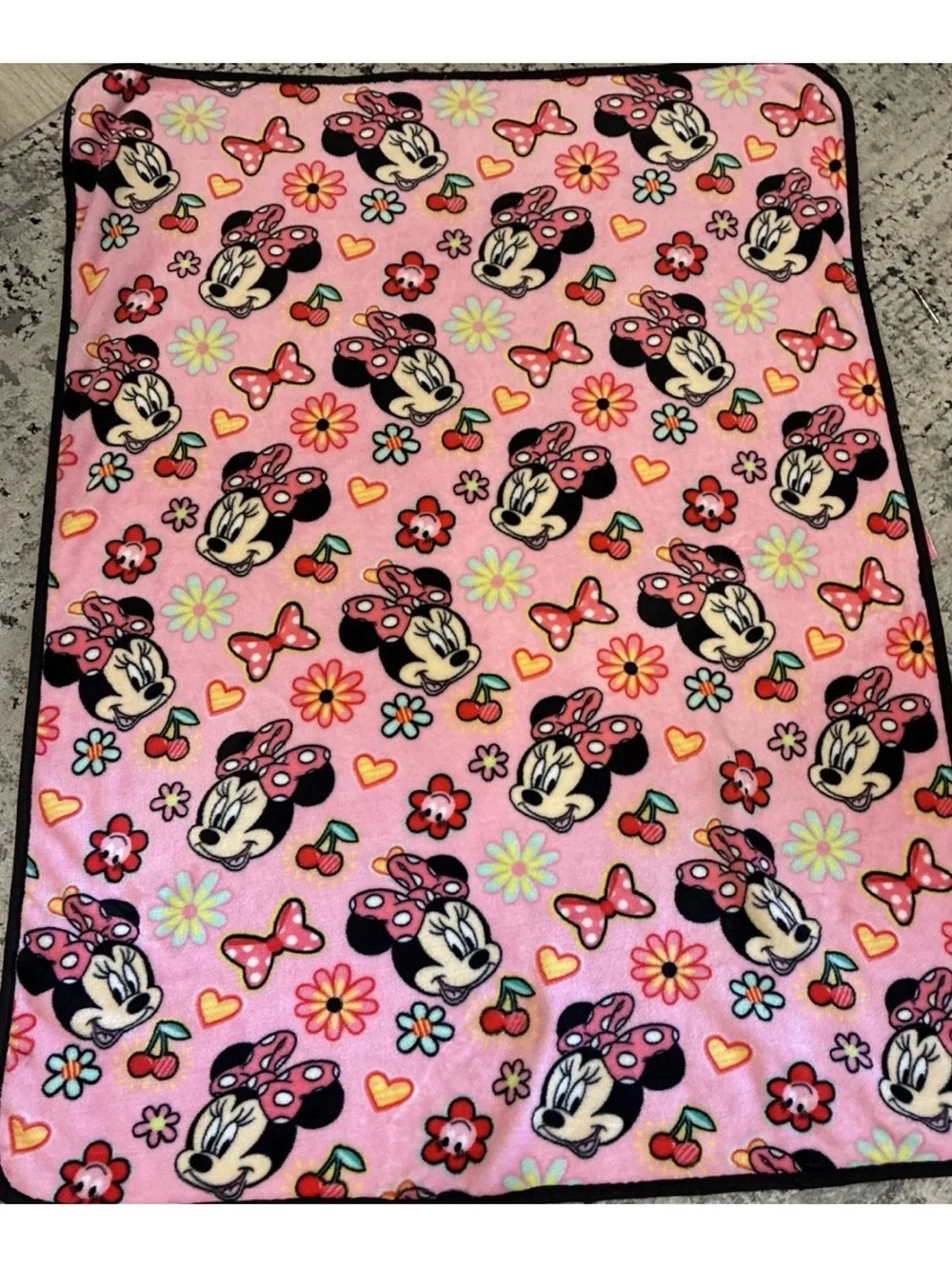 Disney Pink Minnie Mouse Patterned Plush Throw